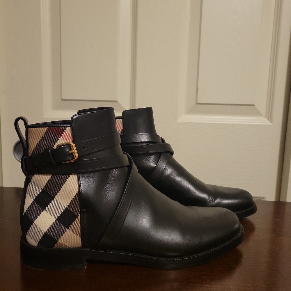 Burberry Pryle Boots - Picture 4 of 12
